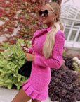 Ensemble deux pièces en Tweed Rose Veste Double boutonnage courte et Mini jupe plissée taille haute - Paris Deluxe