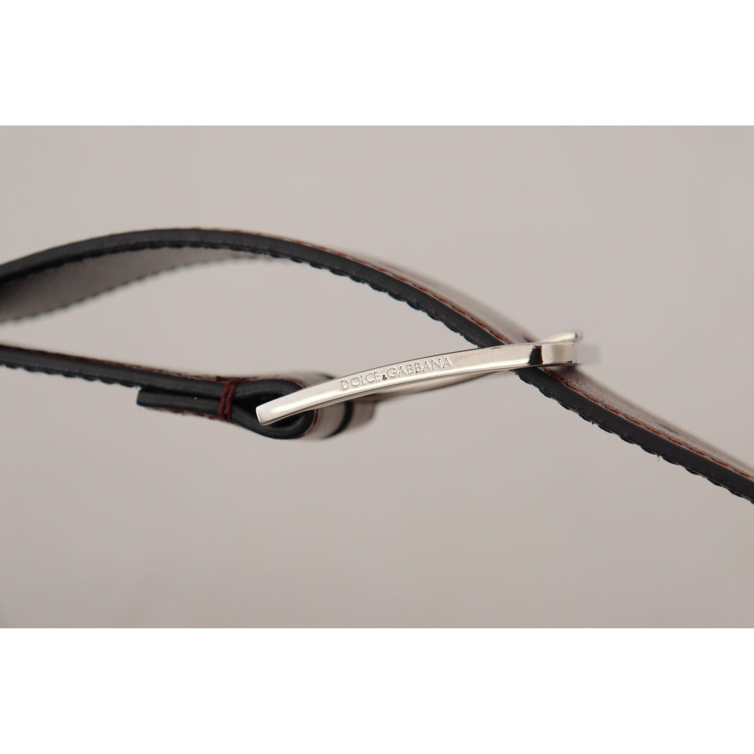 Dolce & Gabbana Elegant Leather Belt with Engraved Buckle