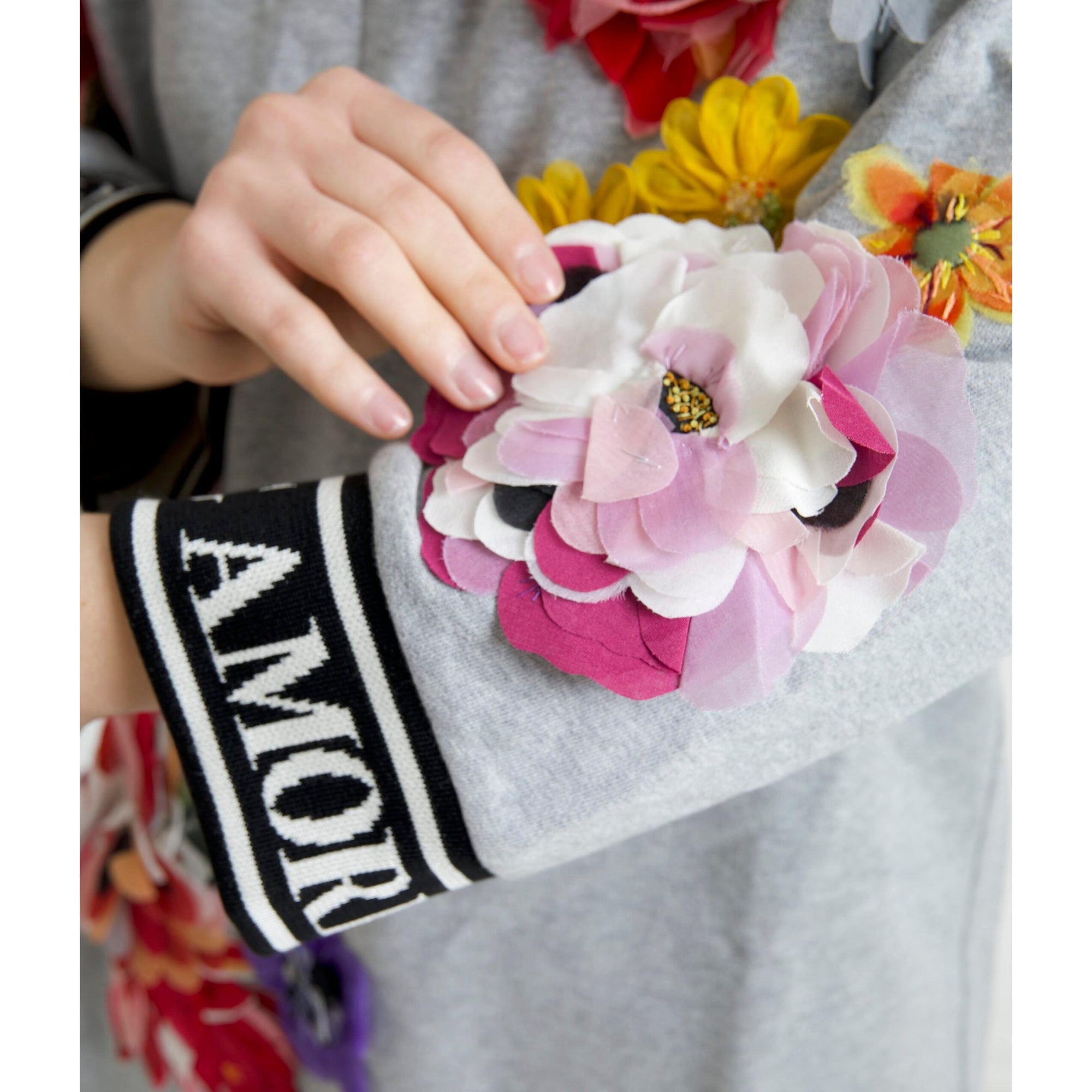 Dolce &amp; Gabbana Chic Embellished Crew Neck Pullover Sweater