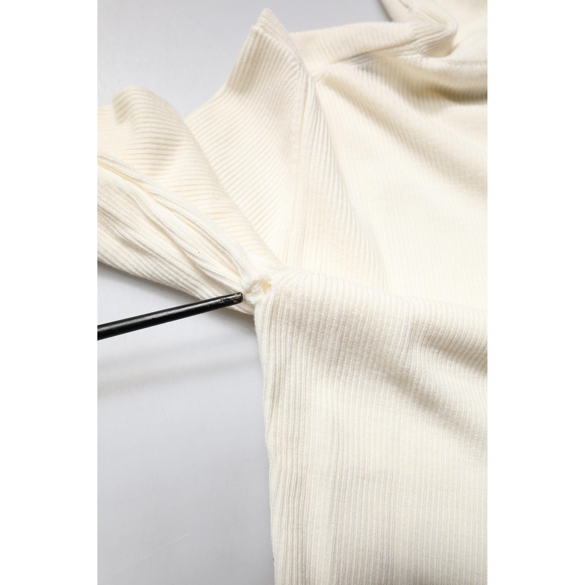 Dolce &amp; Gabbana Cream Long Sleeves Turtleneck Slim Sweater