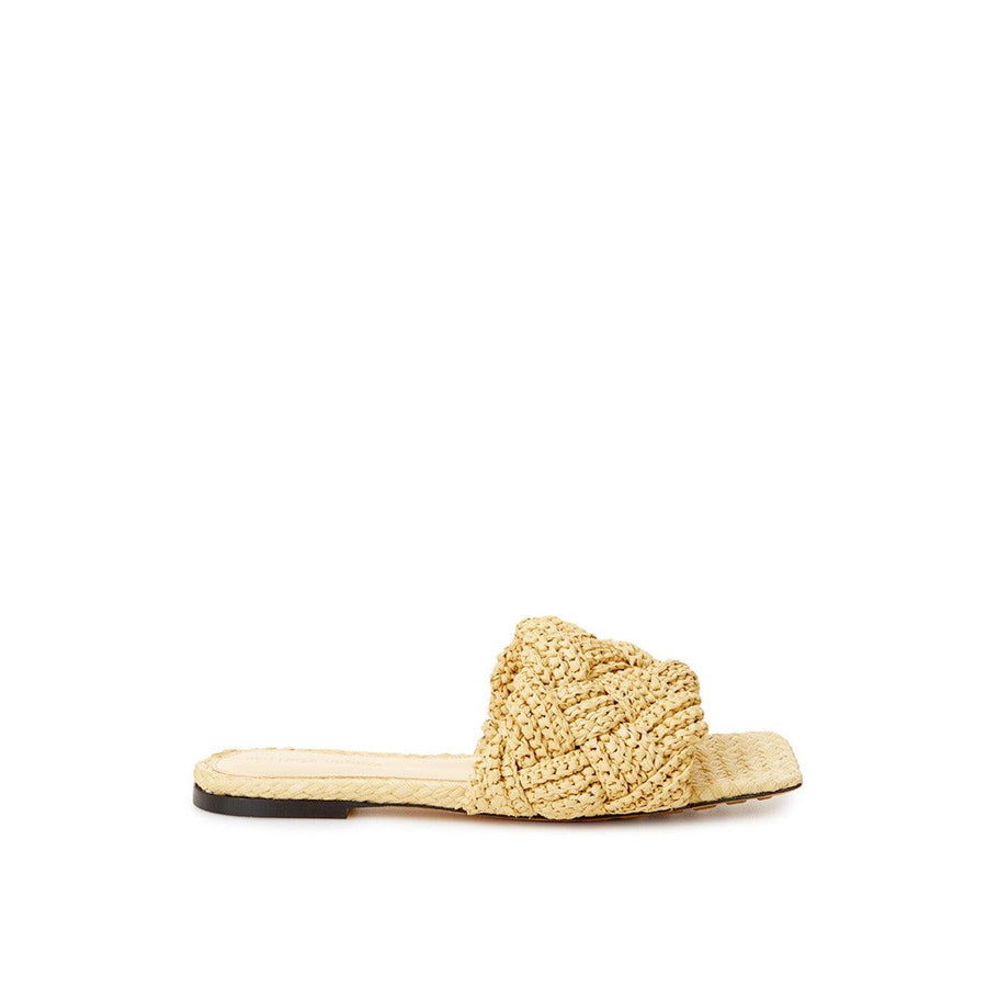 Bottega Veneta Beige Raffia Mule with Maxi Intreccio Detail