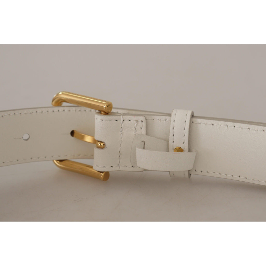 Dolce & Gabbana Chic White Leather Belt with Gold Engraved Buckle