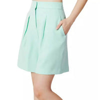 Hinnominate Elegant Bermuda Shorts in Sumptuous Green