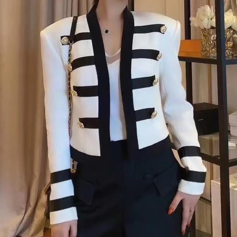 Veste Blanche avec Bandage Noir Boutons Lion Sur Poignetss - Paris Deluxe